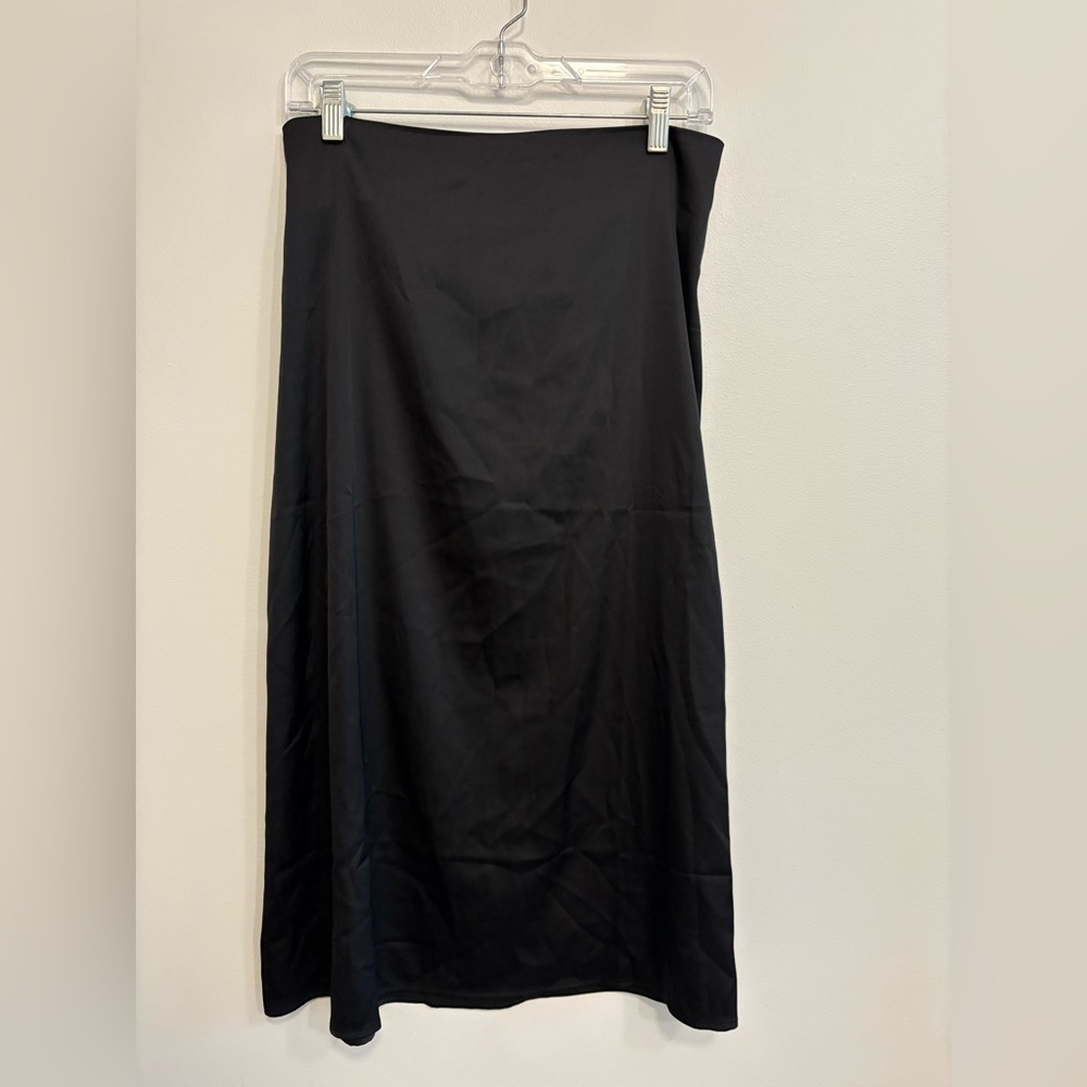 NWT! Black Midi Skirt